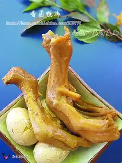 Stewed duck feet