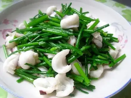 stir-fried octopus with leek flowers