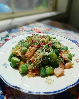stir-fried okra with bacon