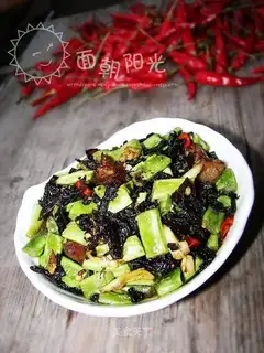 Plum vegetable green beans