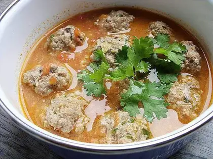 Tomato beef meatball soup