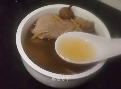 Stewed lean meat with pseudostellaria and figs