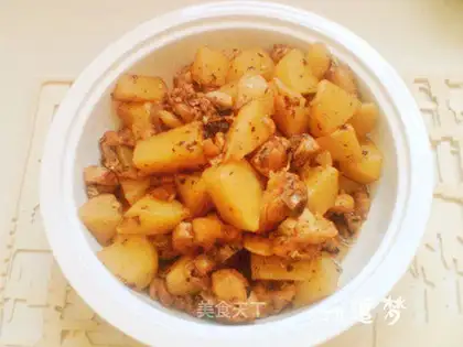 Chicken wings stewed potatoes