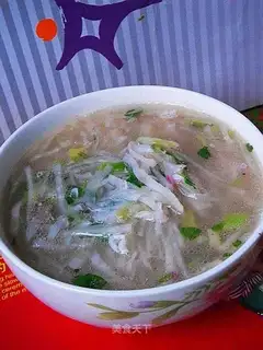 Shrimp skin and radish soup