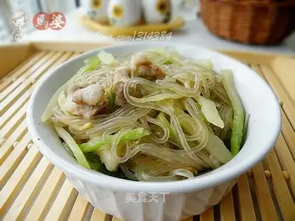 Stewed vermicelli with radish meat