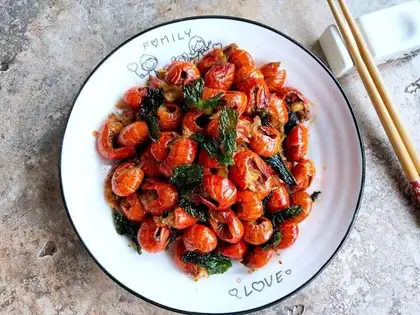 Spicy spicy little lobster tail