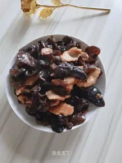 Molybone