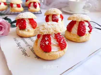 Strawberry butter puffs