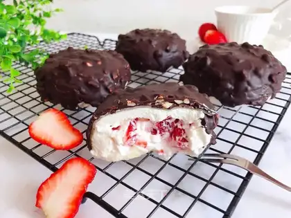 Strawberry Twinkies