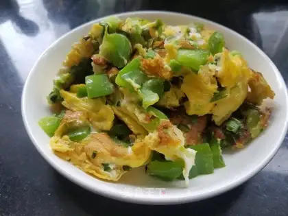 Garlic pepper and eggs