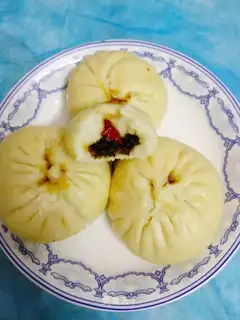 Plums and meat buns