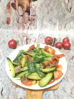 Cream pepper, cucumber
