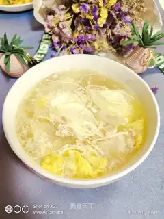 Dollies, gincup, mushroom soup