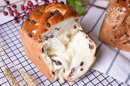Red bean toast
