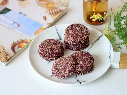 Potato sesame cake