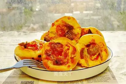 Beef sausage pizza