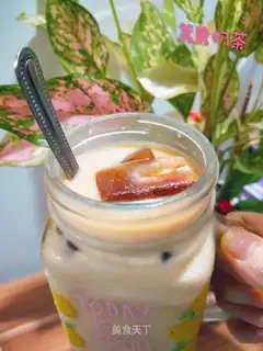 Iced milk tea