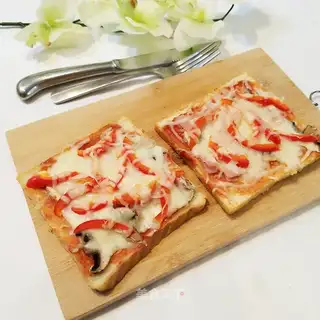 bread pizza