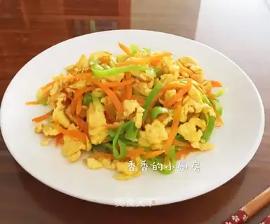 Carrot pepper and fried eggs