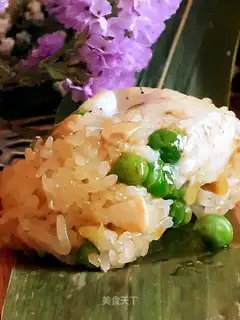 Seafood rice brown leaf buns