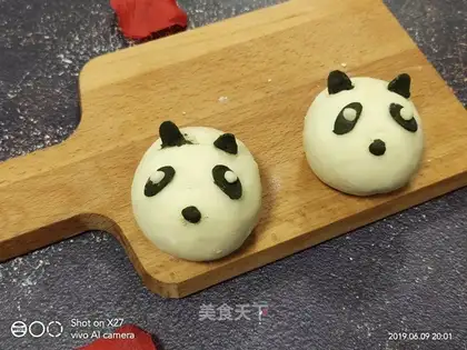 Toon panda buns