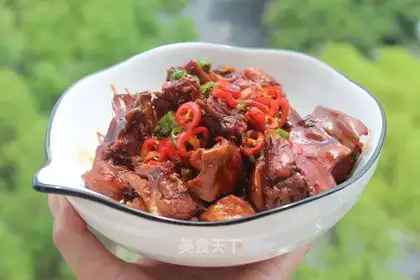Red rabbit