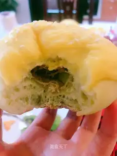 Chicken pine cheese cucumber bread