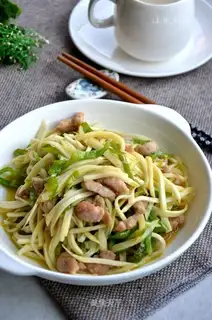 White peppers, fried meat