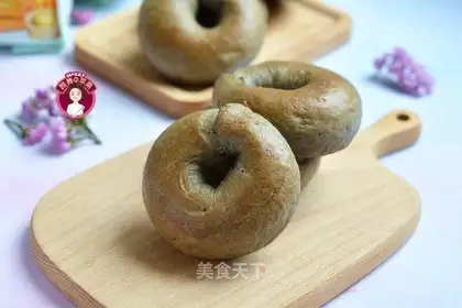 Black sesame berries