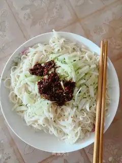 Lazy cucumber noodles