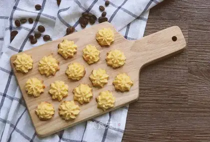 Egg yolk cookies