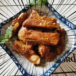 No sugar-free red-burned ribs