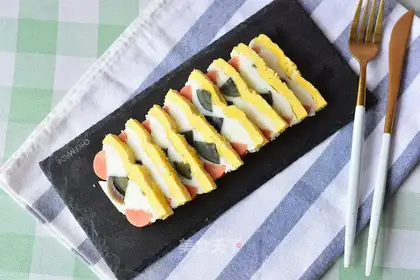 Three-coloured eggs