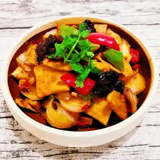 A dry pot with tofu
