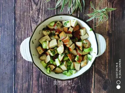 Sour chicken with cucumber
