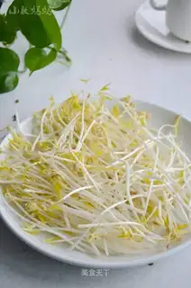 Green bean sprouts