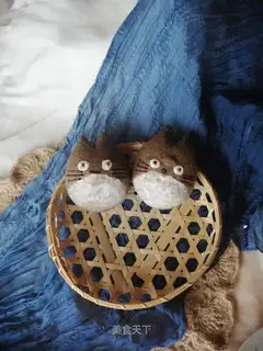 Dragon cat bread