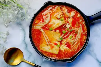 Tomatoes and tofu soup