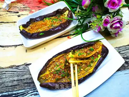 Roast cheese with sauce