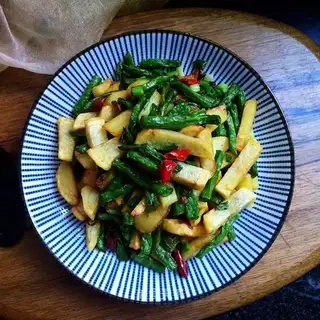 Dry beans and potatoes