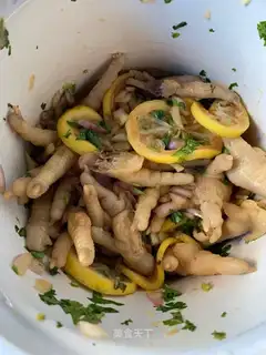 An appetizer chicken claw