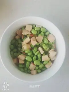 Chicken-cracked beans