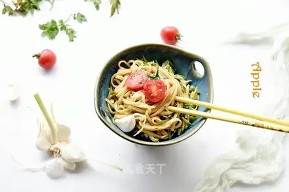 Scorch cucumber noodles