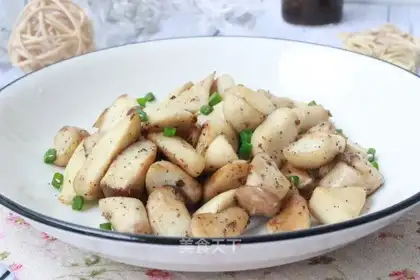 Black pepper chicken leg mushrooms