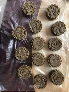 Green bean cake