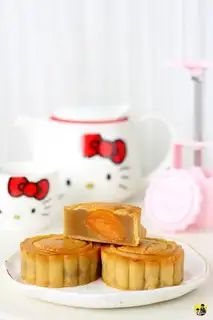 Katie's wide moon cake