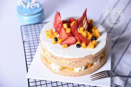 Fruitless cake