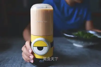 A papaya banana shake