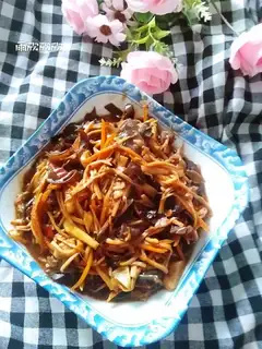 Fish apricot mushroom