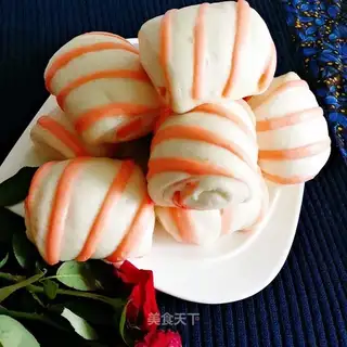 A striped bun